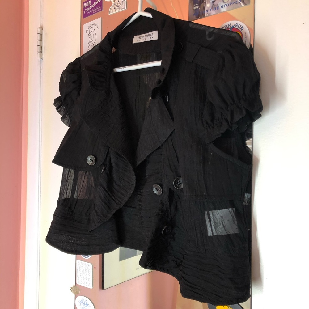 Supreme Black Blazer with Structured Silhouette